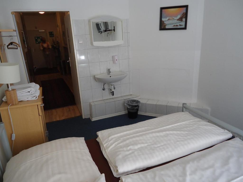 Hotel Garni Nord Hamburg Bagian luar foto